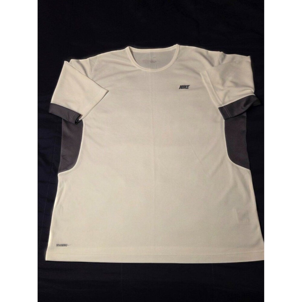 NIKE DRI FIT T SHIRT. MENS XL.